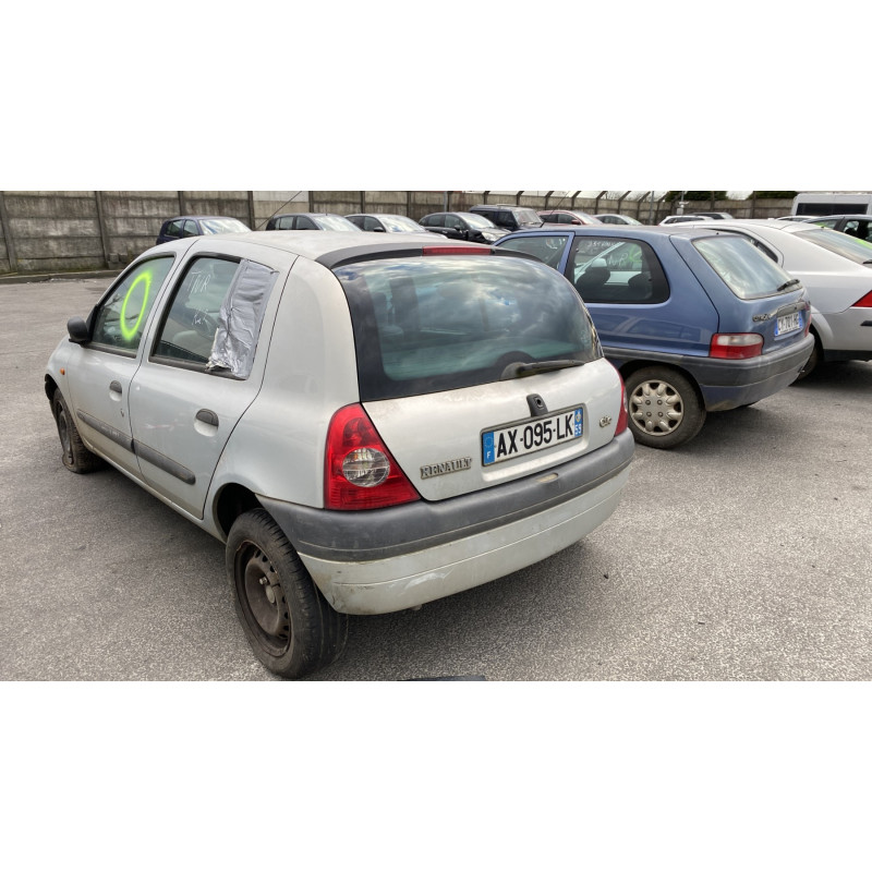 Attache ceinture arriere gauche RENAULT CLIO 2 Photo n°9