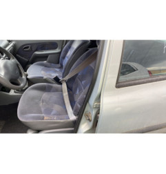 Attache ceinture arriere gauche RENAULT CLIO 2