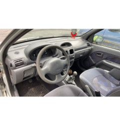 Attache ceinture arriere gauche RENAULT CLIO 2