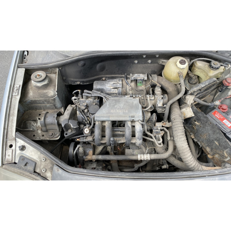 Attache ceinture arriere gauche RENAULT CLIO 2 Photo n°19