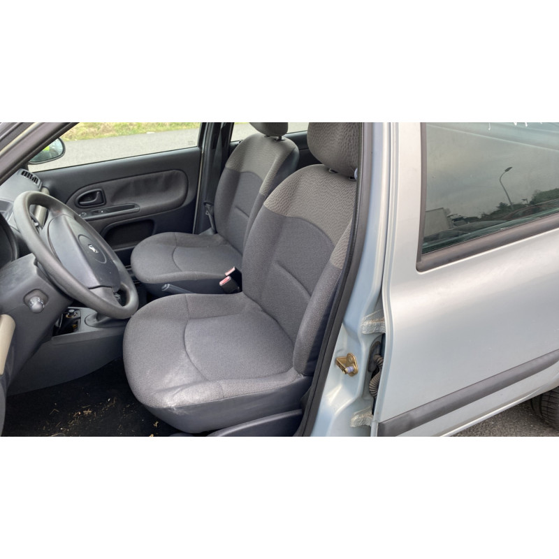 Plage arriere RENAULT CLIO 2 Photo n°15