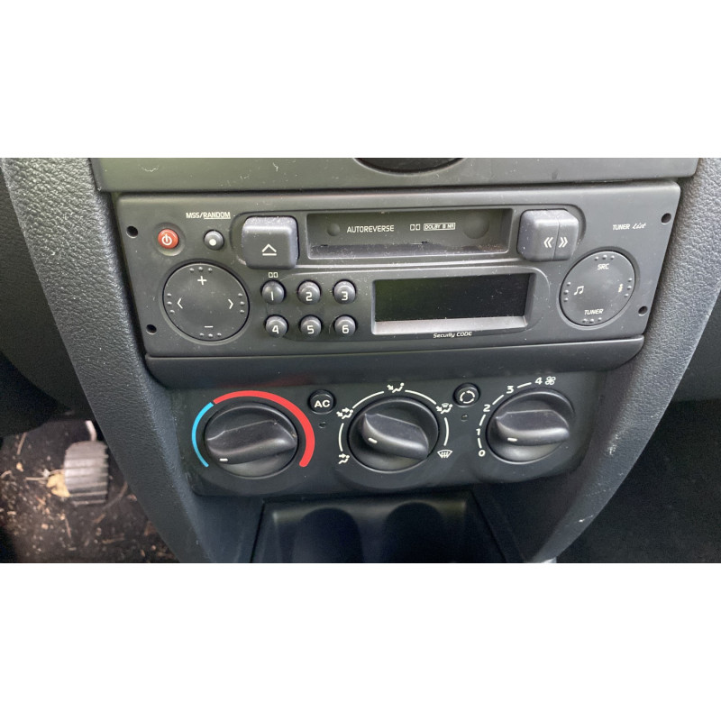 Plage arriere RENAULT CLIO 2 Photo n°18
