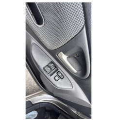 Leve vitre electrique avant gauche TOYOTA YARIS 1