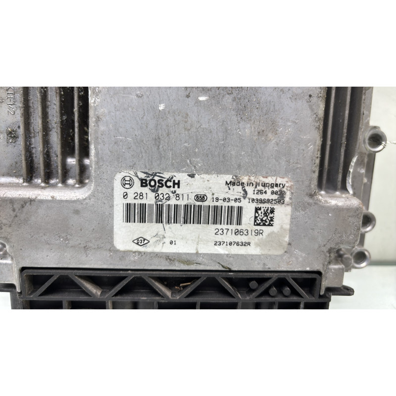 Calculateur moteur RENAULT SCENIC 3 Photo n°2