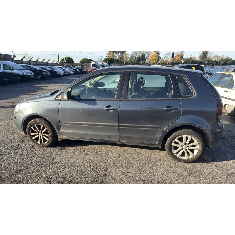 Capot VOLKSWAGEN POLO 4 Photo n°16