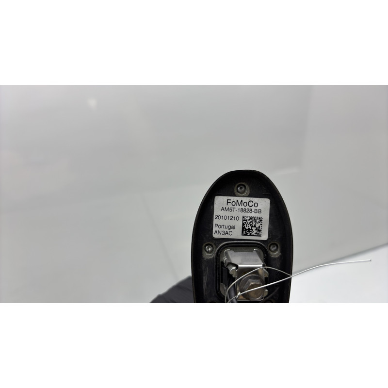 Antenne FORD FOCUS 3 Photo n°5