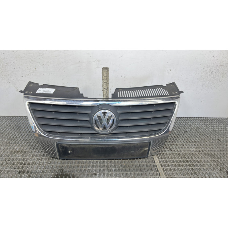 Calandre VOLKSWAGEN PASSAT 5 Photo n°1