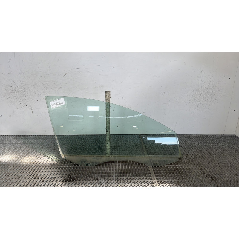 Vitre avant droit VOLKSWAGEN PASSAT 5 Photo n°1