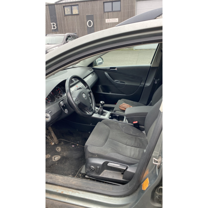 Vitre avant droit VOLKSWAGEN PASSAT 5 Photo n°5