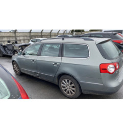 Pare boue avant gauche VOLKSWAGEN PASSAT 5