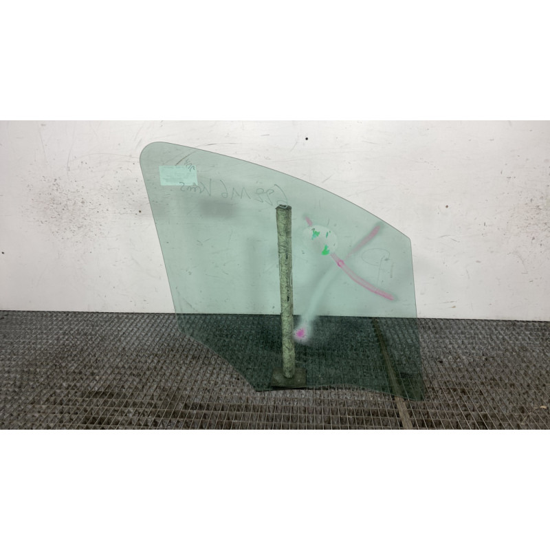 Vitre avant gauche CITROEN BERLINGO 2 Photo n°4