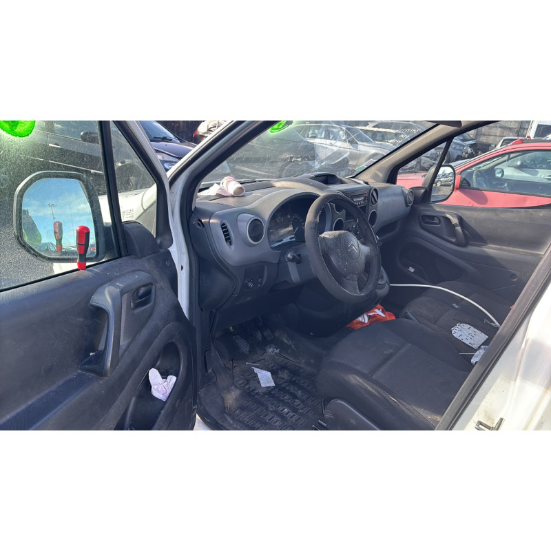 Vitre avant gauche CITROEN BERLINGO 2 Photo n°13