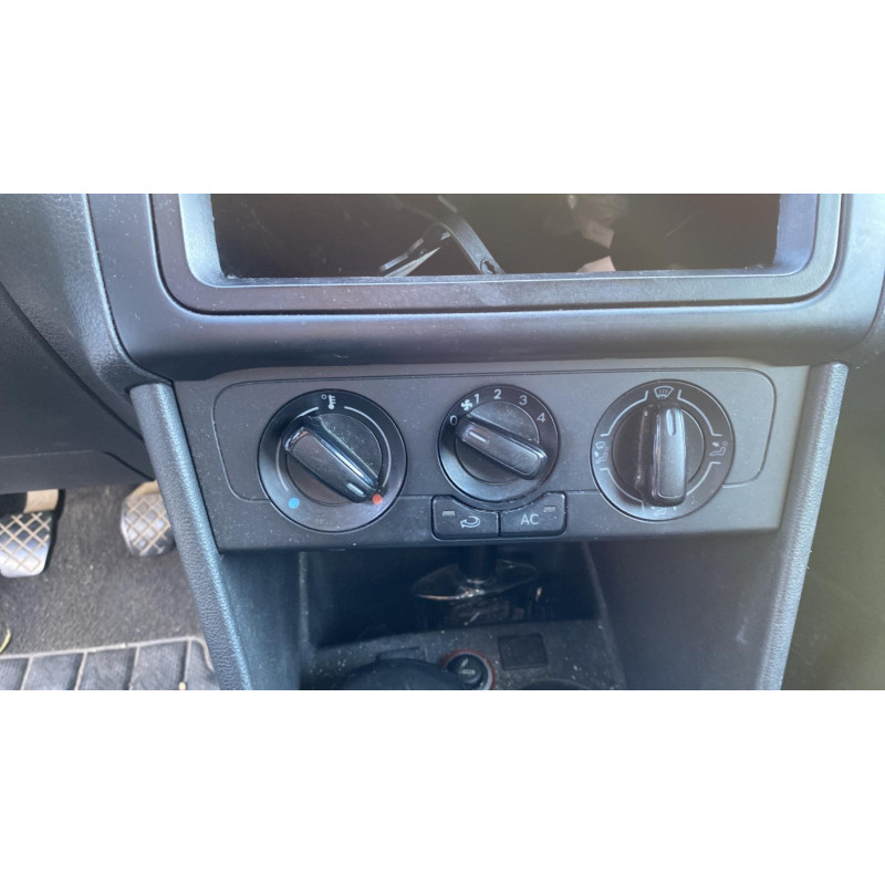 Actionneur verrou trappe d'essence VOLKSWAGEN POLO 5 Photo n°19