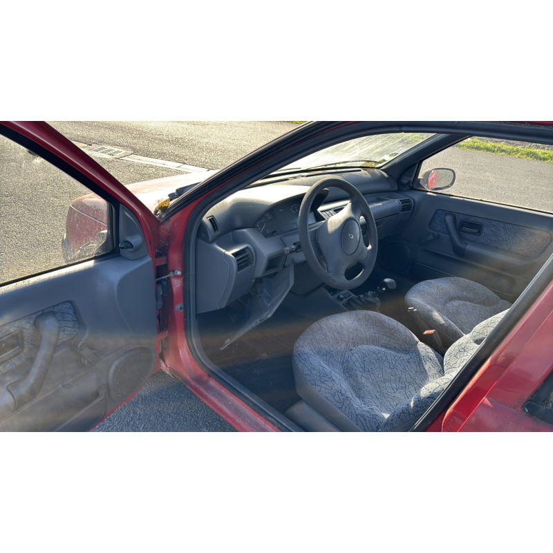 Pare choc arriere RENAULT CLIO 1 Photo n°15