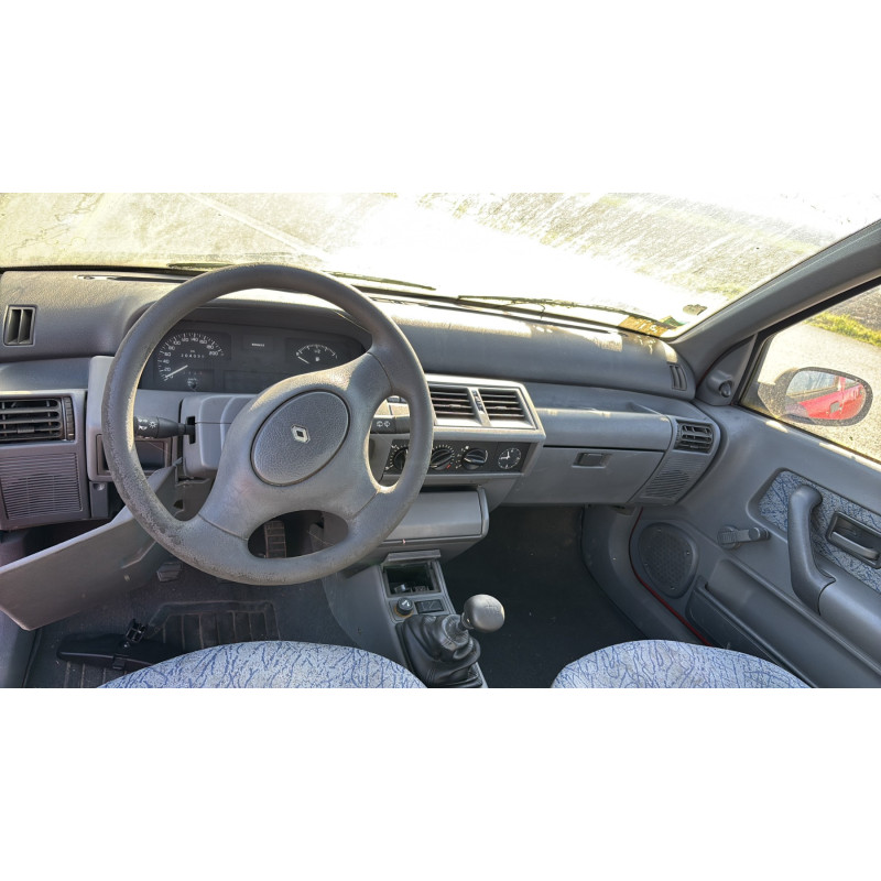 Pare choc arriere RENAULT CLIO 1 Photo n°18