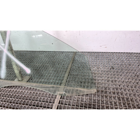 Vitre avant droit VOLKSWAGEN PASSAT 5