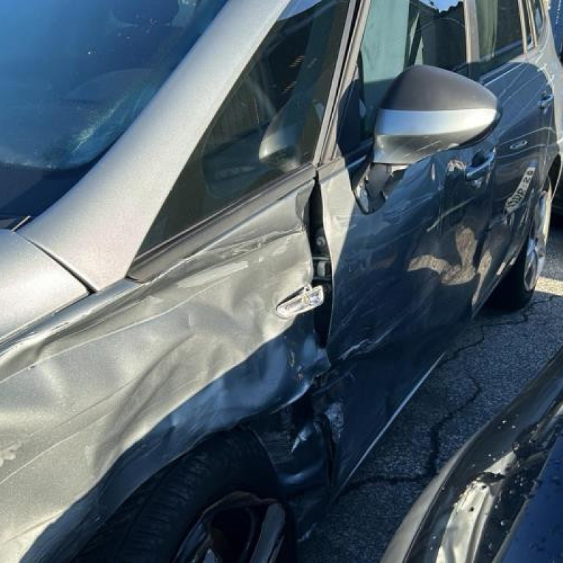 Feu arriere secondaire gauche (feux) OPEL ZAFIRA TOURER C Photo n°8
