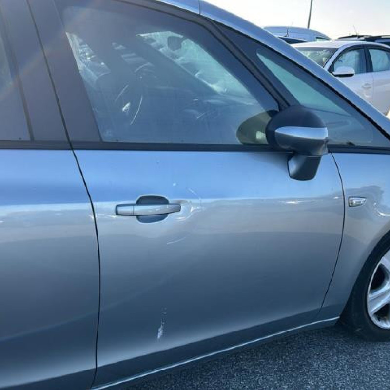 Feu arriere secondaire gauche (feux) OPEL ZAFIRA TOURER C Photo n°13