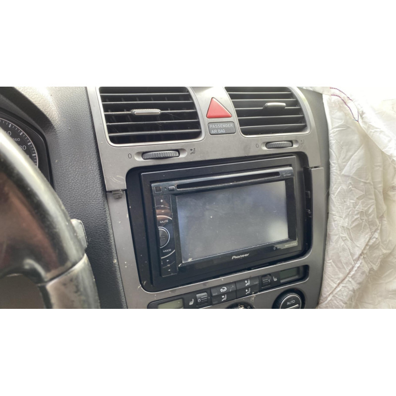 Vitre arriere droit VOLKSWAGEN GOLF 5 Photo n°11