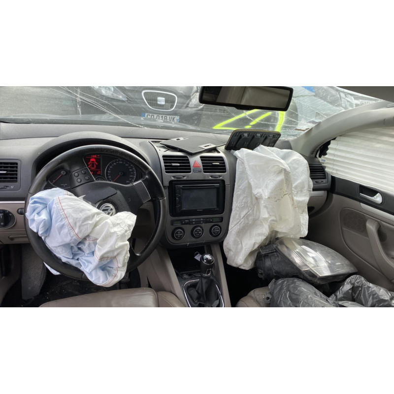 Vitre arriere droit VOLKSWAGEN GOLF 5 Photo n°16