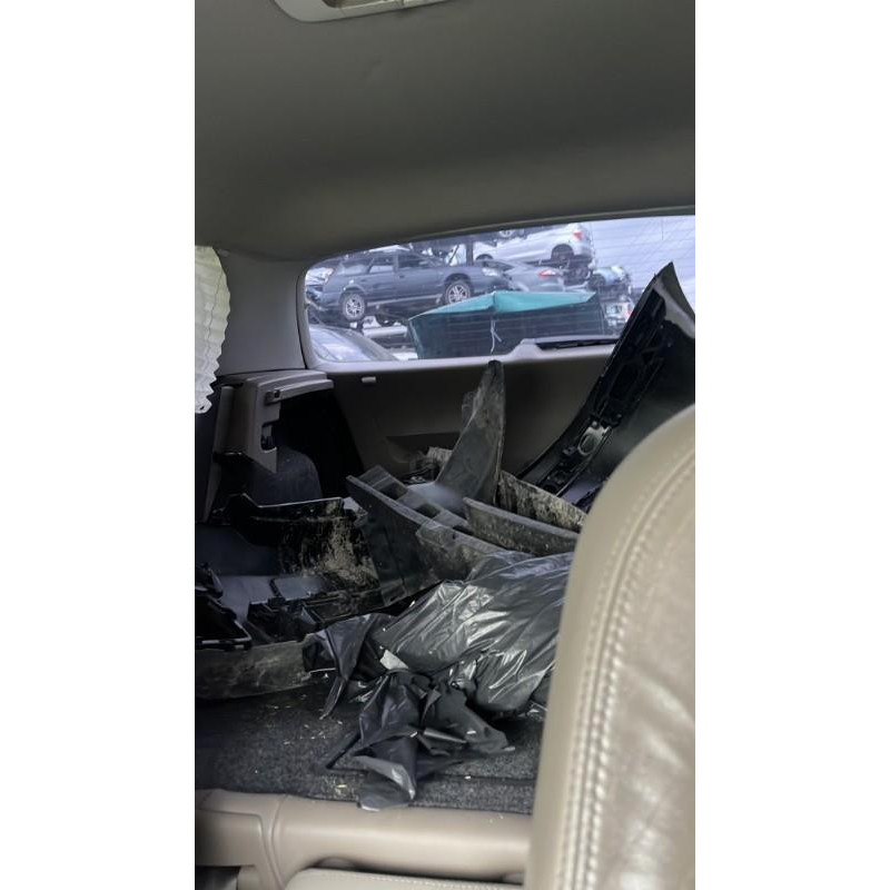 Vitre arriere droit VOLKSWAGEN GOLF 5 Photo n°20