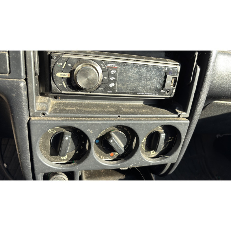 Vitre avant droit CITROEN ZX Photo n°18