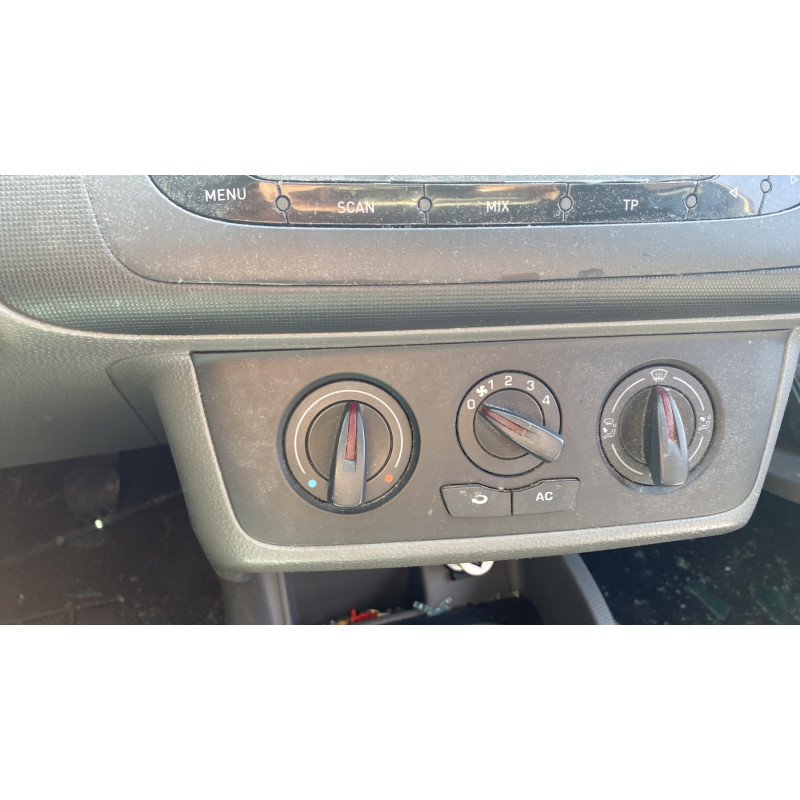 Vitre arriere gauche SEAT IBIZA 4 Photo n°17