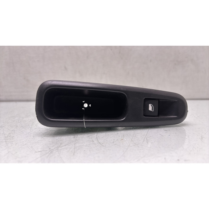 Interrupteur de leve vitre arriere gauche CITROEN C4 GRAND SPACETOURER Photo n°1