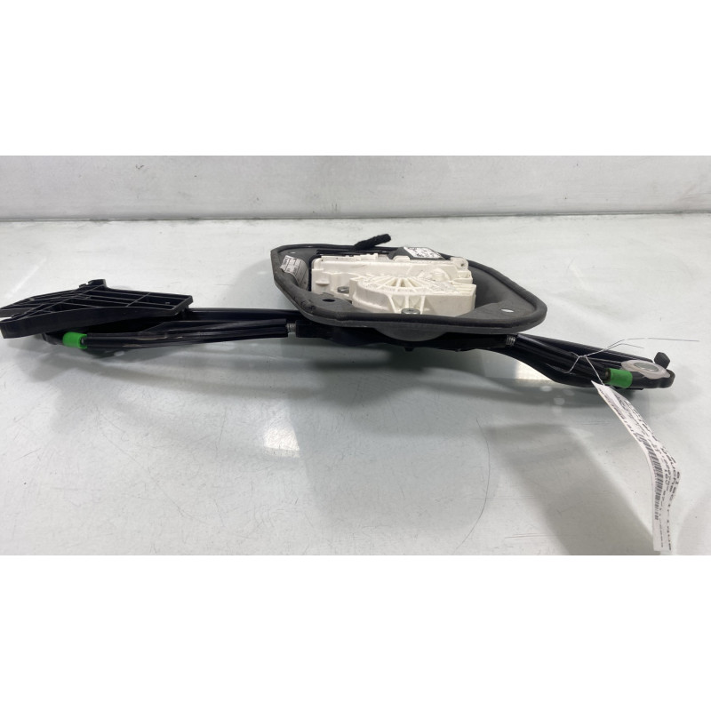 Leve vitre electrique arriere gauche VOLKSWAGEN GOLF 5 Photo n°1
