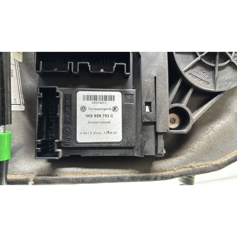 Leve vitre electrique avant gauche VOLKSWAGEN GOLF 5 Photo n°9