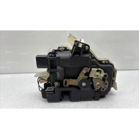 Serrure avant droit VOLKSWAGEN PASSAT 4