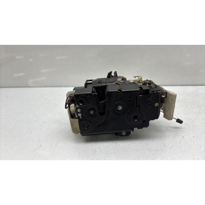 Serrure avant droit VOLKSWAGEN PASSAT 4 Photo n°4