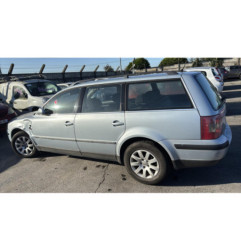 Serrure avant droit VOLKSWAGEN PASSAT 4