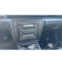 Serrure avant droit VOLKSWAGEN PASSAT 4