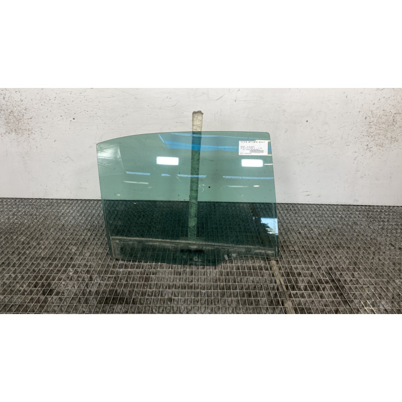 Vitre arriere droit SKODA OCTAVIA 3 Photo n°1