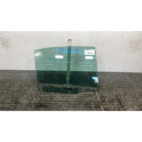 Vitre arriere droit SKODA OCTAVIA 3 Photo n°1