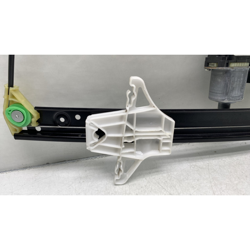 Leve vitre electrique arriere droit SKODA OCTAVIA 3 Photo n°2
