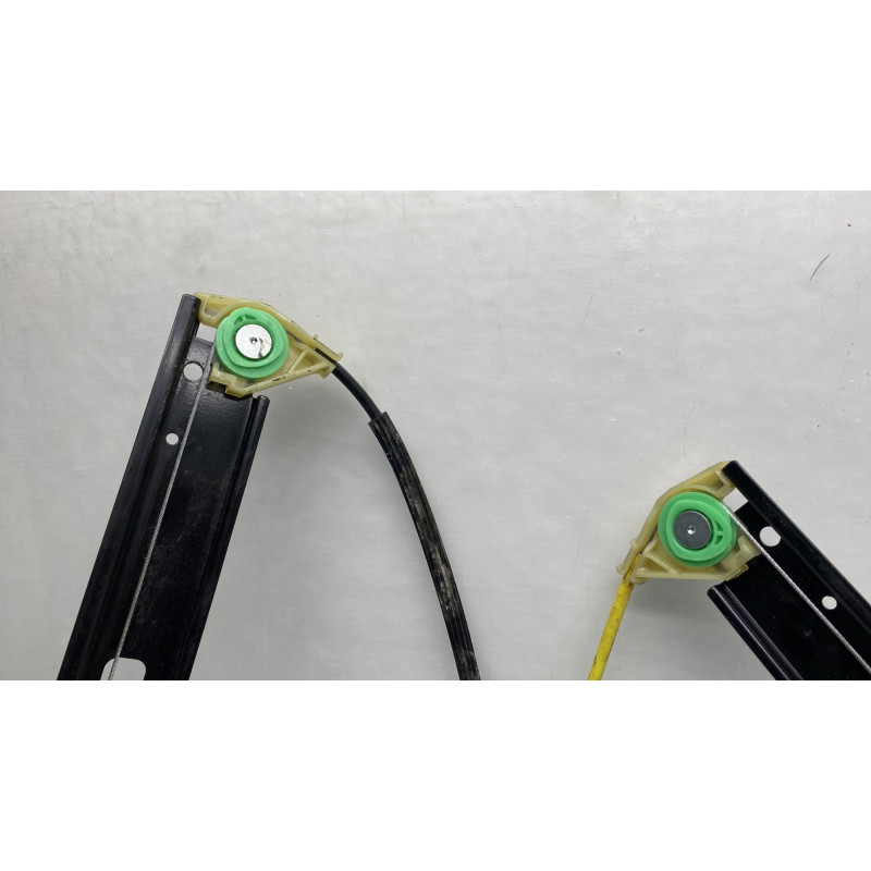 Leve vitre electrique avant droit SKODA OCTAVIA 3 Photo n°3