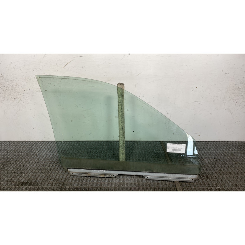 Vitre avant gauche RENAULT SAFRANE Photo n°4