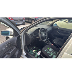 Pretensionneur de ceinture avant gauche VOLKSWAGEN GOLF 4