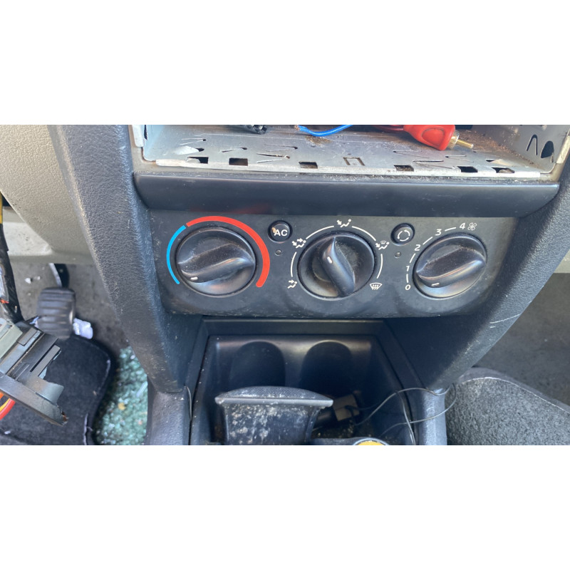 Poignee porte avant droit RENAULT CLIO 2 Photo n°15