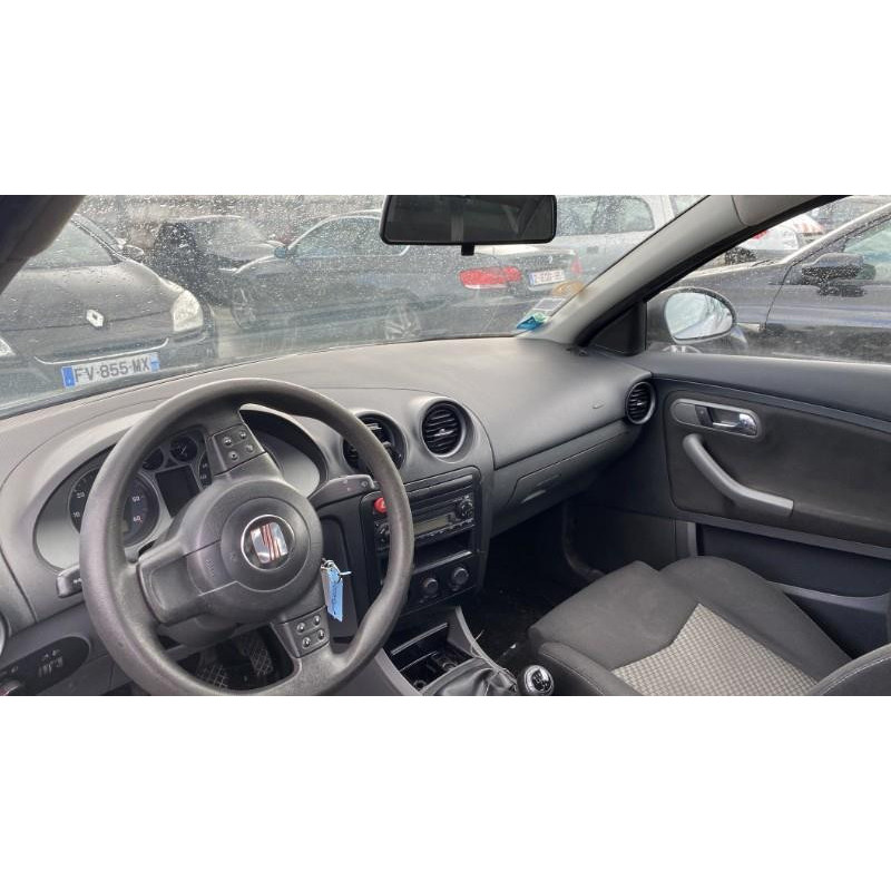 Pretensionneur de ceinture avant gauche SEAT IBIZA 3 Photo n°11