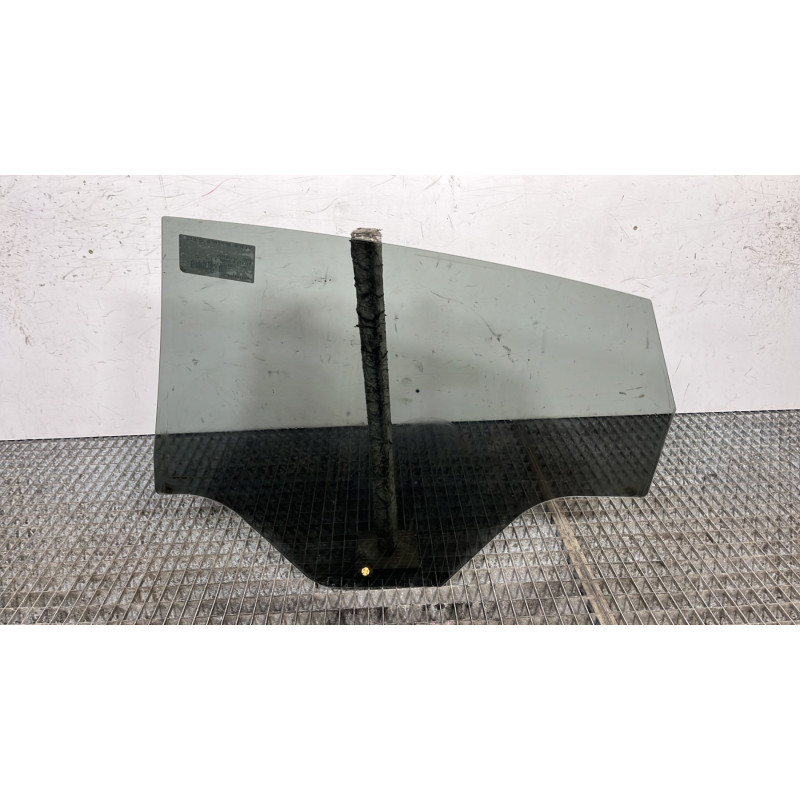 Vitre arriere droit FORD FIESTA 6 Photo n°4