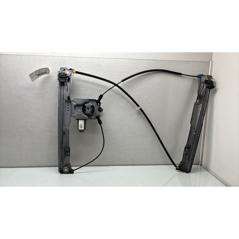 Leve vitre electrique avant gauche RENAULT CLIO 3 Photo n°1