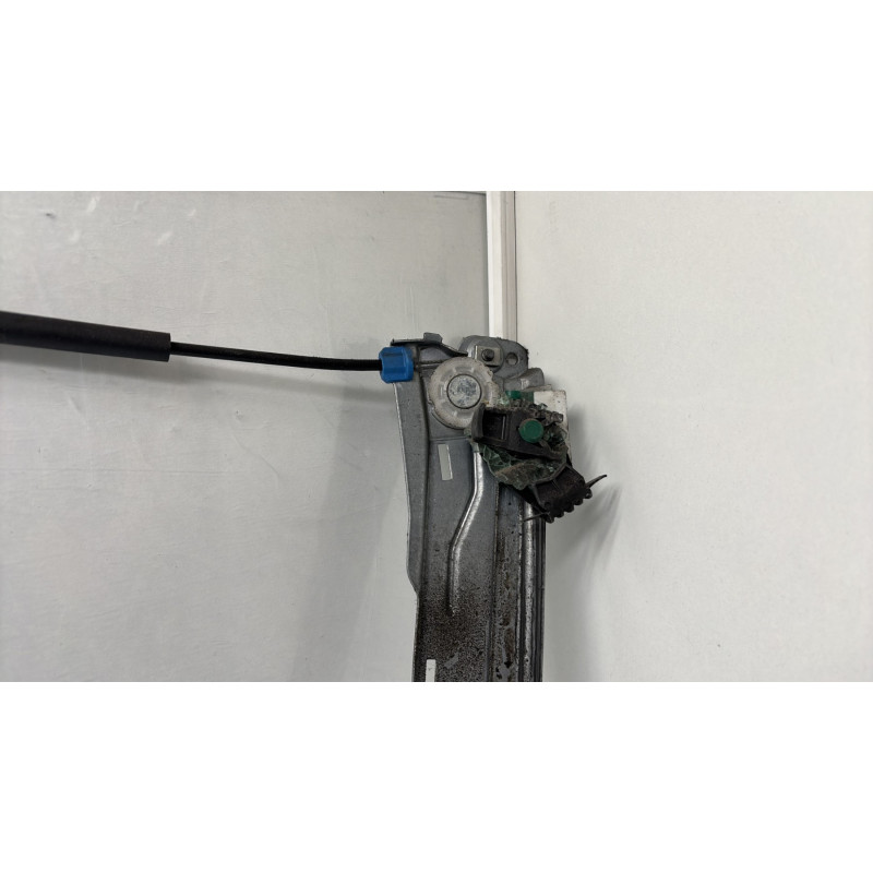 Leve vitre electrique avant gauche RENAULT CLIO 3 Photo n°3