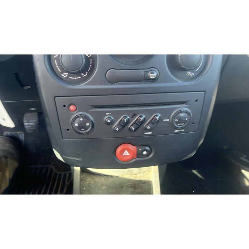 Leve vitre electrique avant gauche RENAULT CLIO 3 Photo n°12