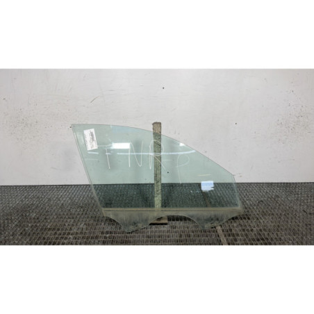 Vitre avant droit BMW SERIE 3 E91 Photo n°1