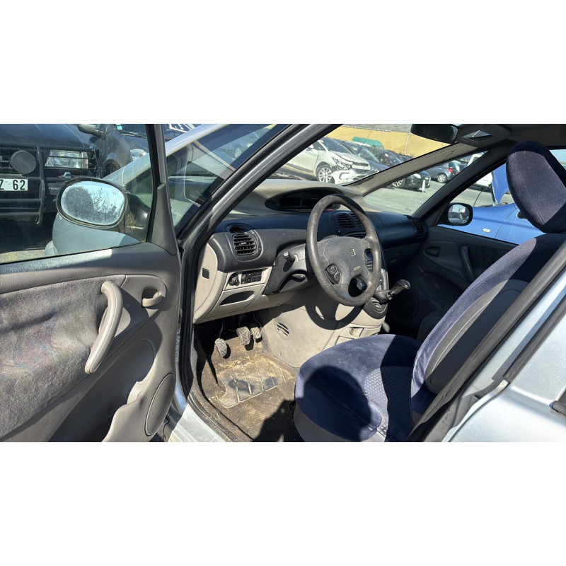 Face avant CITROEN XSARA PICASSO Photo n°13