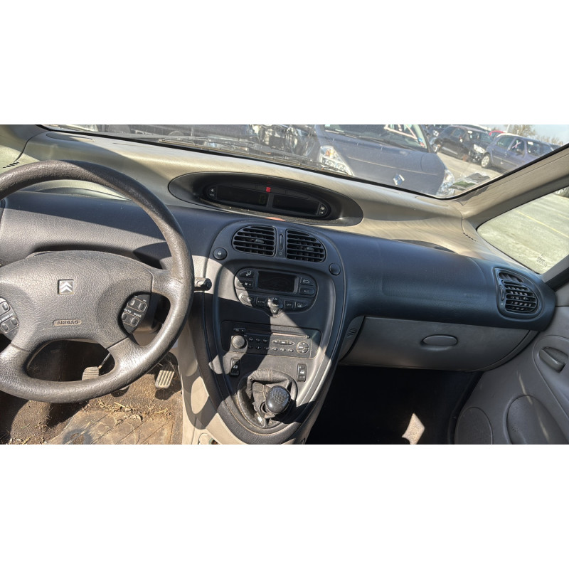 Face avant CITROEN XSARA PICASSO Photo n°17