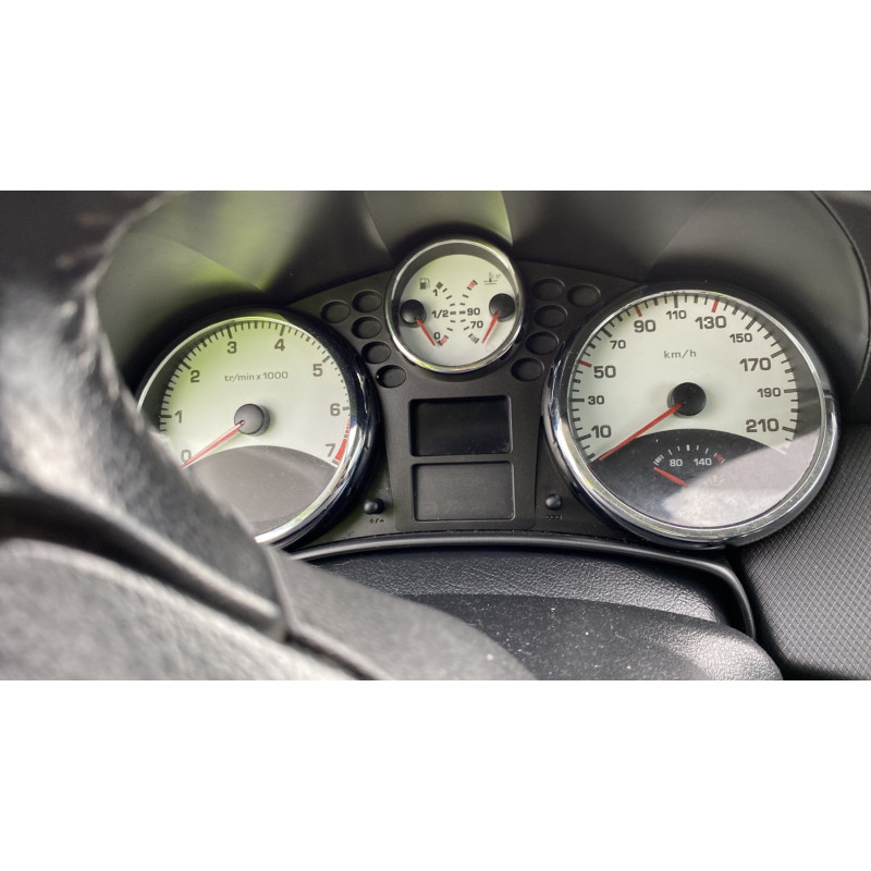 Attache ceinture arriere gauche PEUGEOT 207 Photo n°20